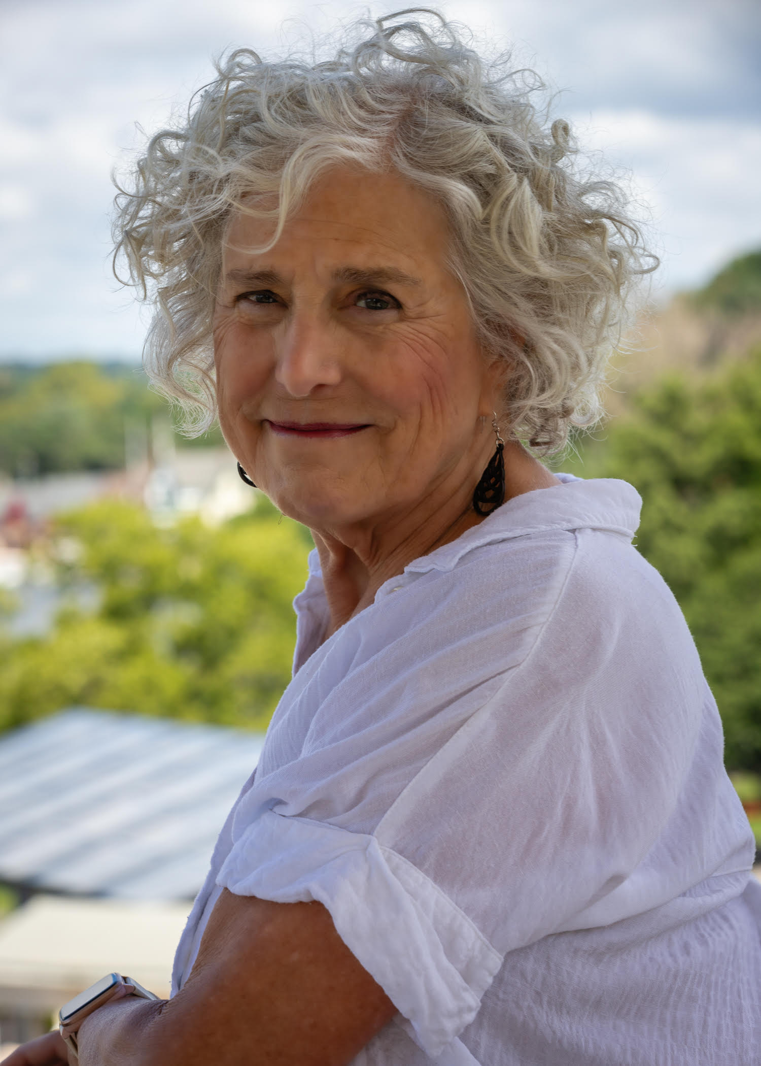 Sandra Klos headshot