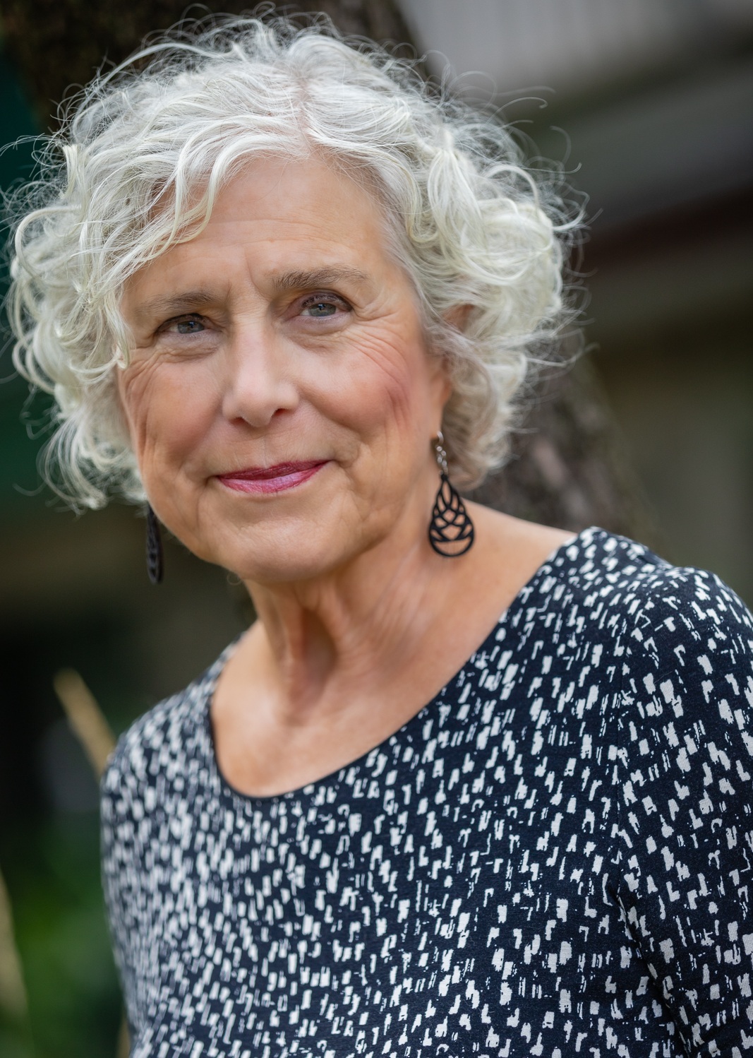 Sandra Klos headshot 2